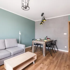 Serbska 2 Miejsca Parkingowe By Renters Poznań